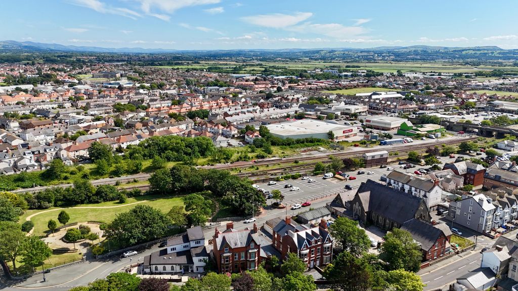 Additional image 27 of 5 bed town house for sale52 Brighton Road, Rhyl LL18