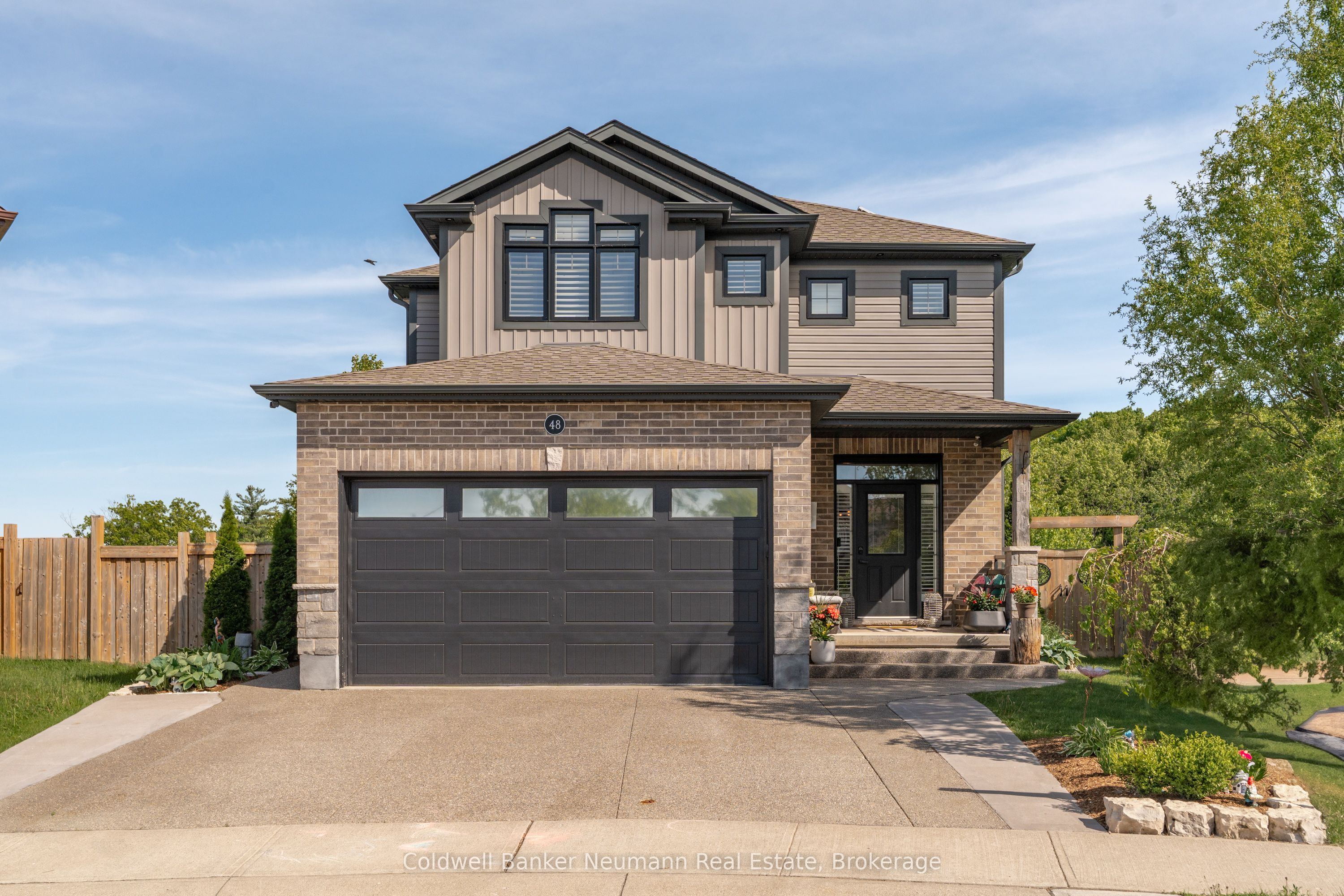 48 Newcastle Court, Kitchener, ON, N2R 0G7
