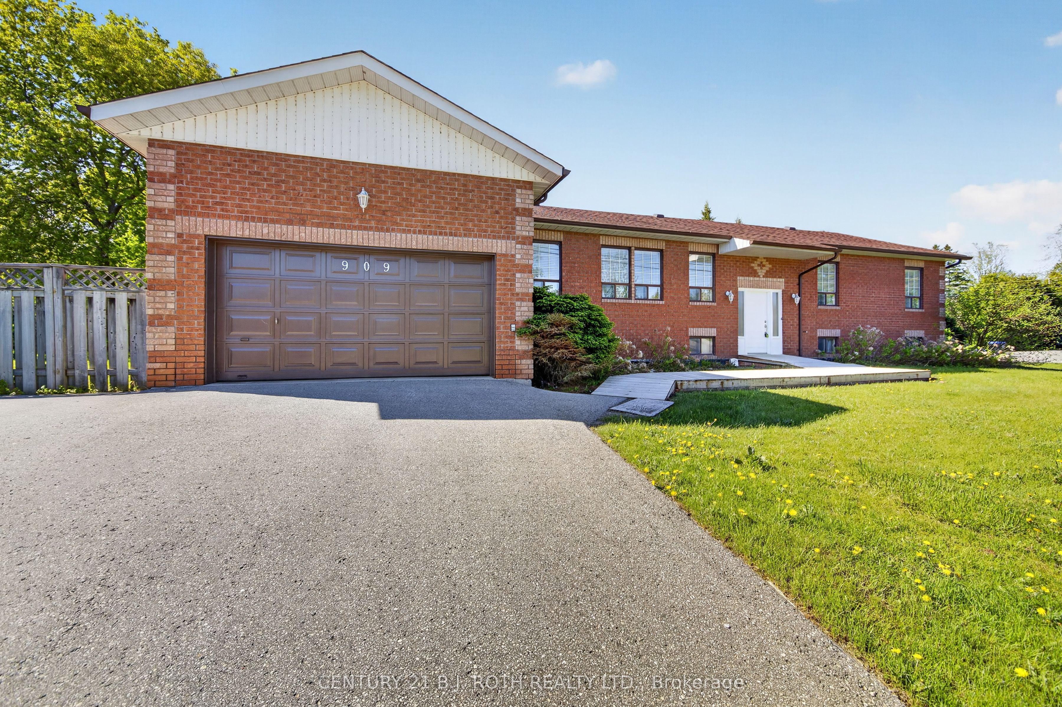 909 Lebanon Drive, Innisfil, ON, L9S 2B9
