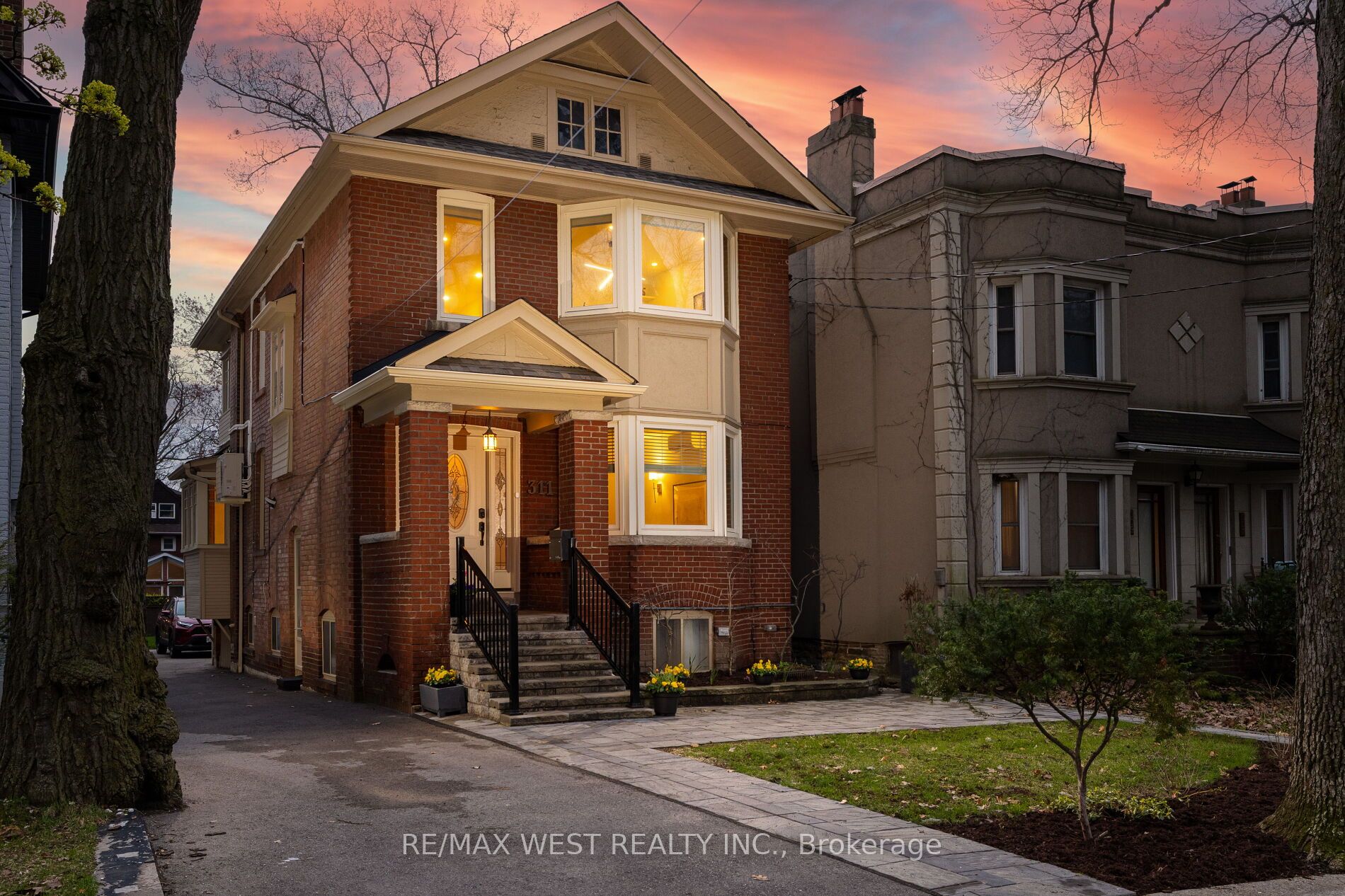 311 St Clair Avenue E, Toronto, ON, M4T 1P3