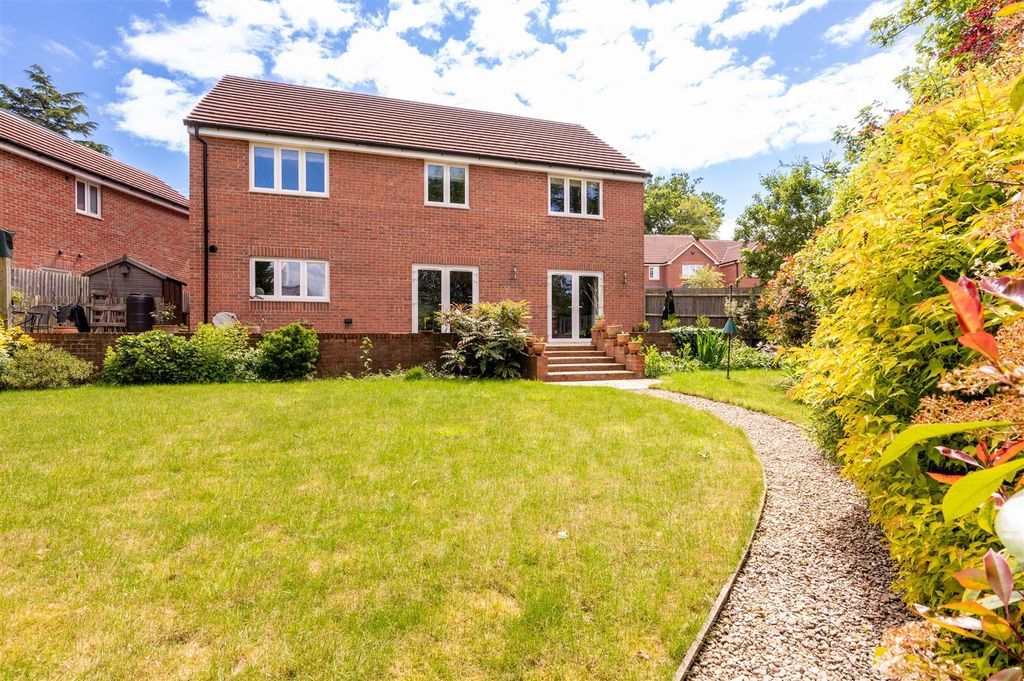 Additional image 25 of 5 bed detached house for saleWellswood Gardens, Reading RG1