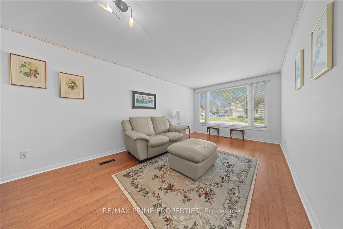 Additional image 4 of 1121 St Emmanuel Terrace, Ottawa, ON, K1C 2J6