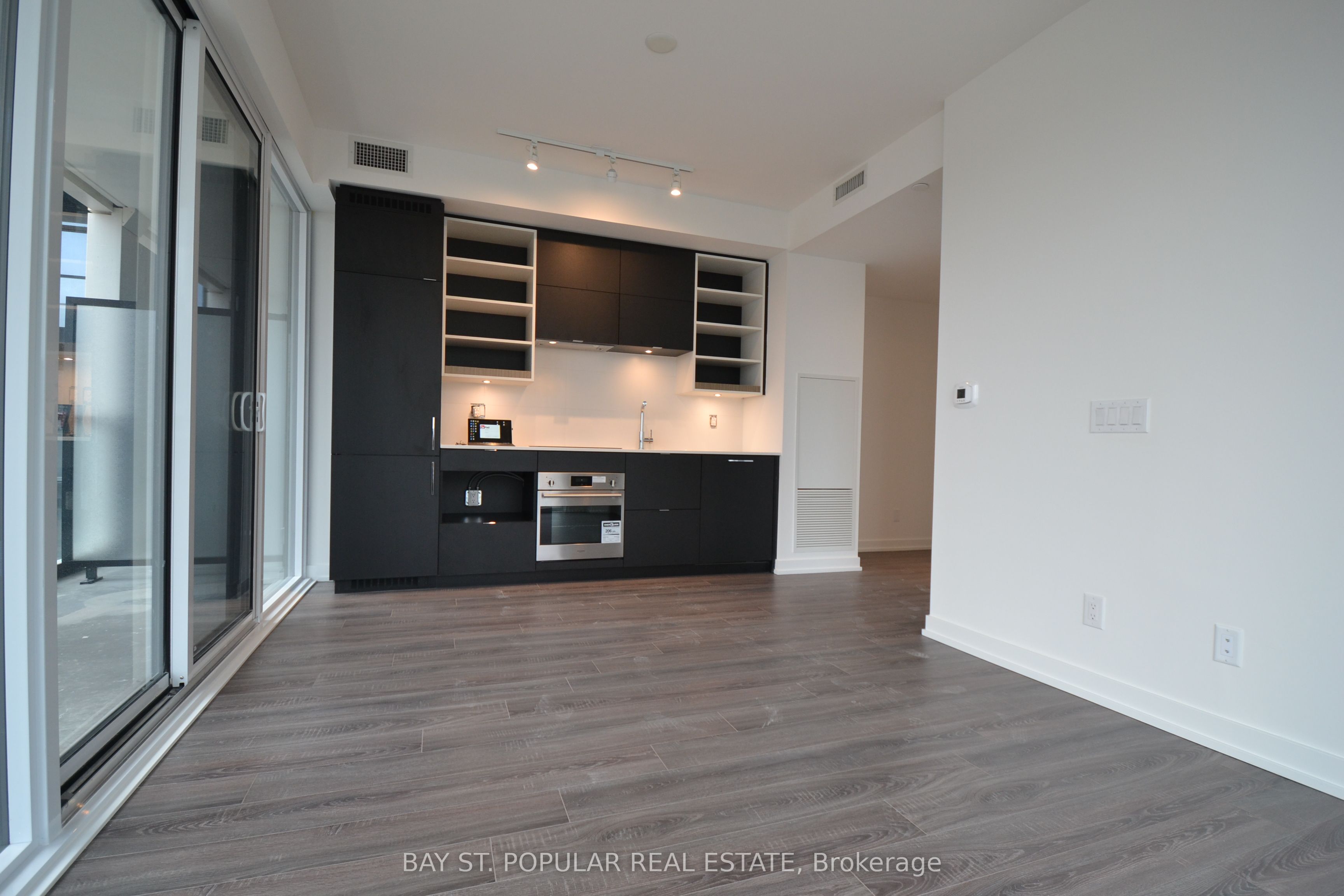 2016-20 Edward Street, Toronto, ON, M5G 1C9
