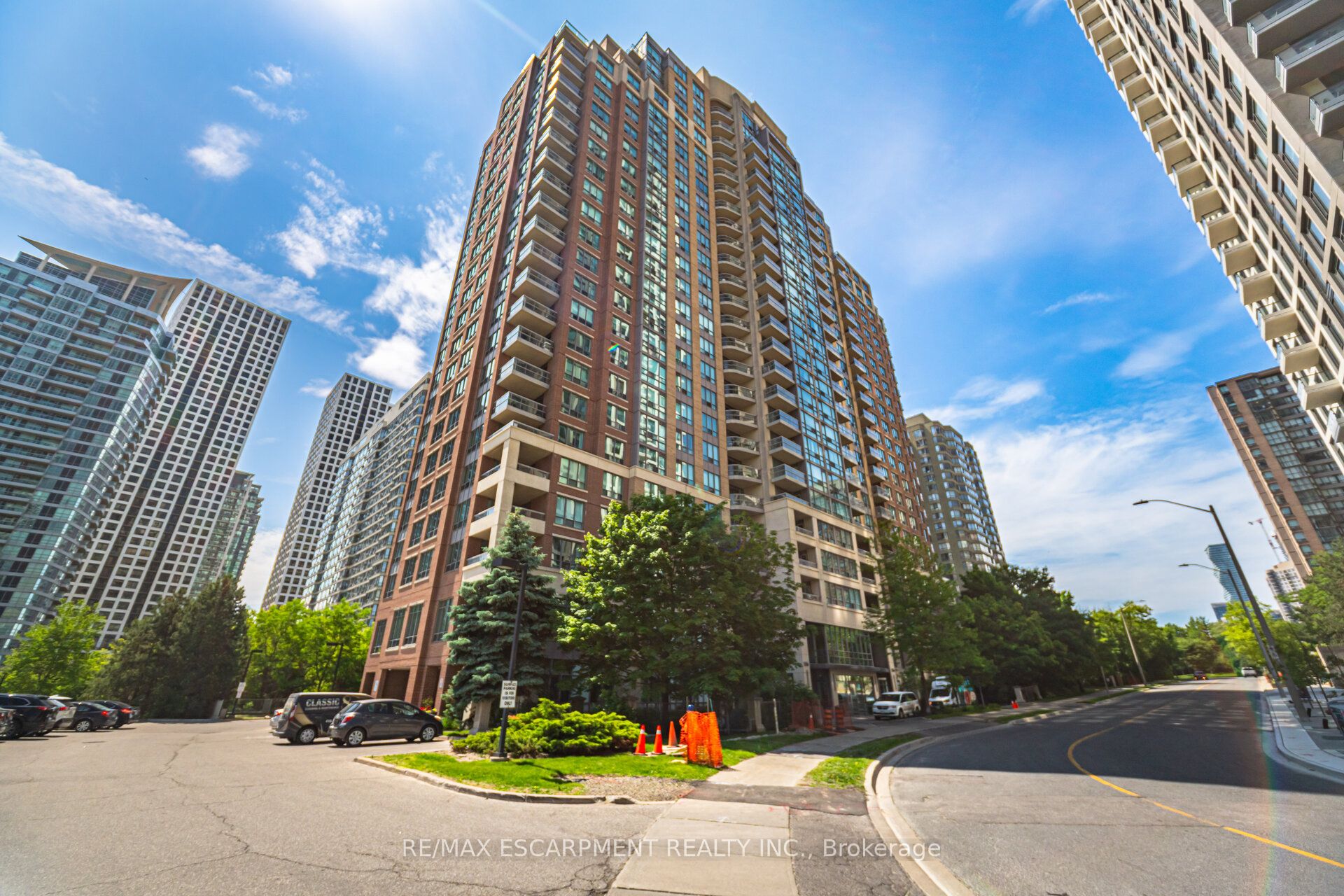 307-156 Enfield Place, Mississauga, ON, L5B 4L8