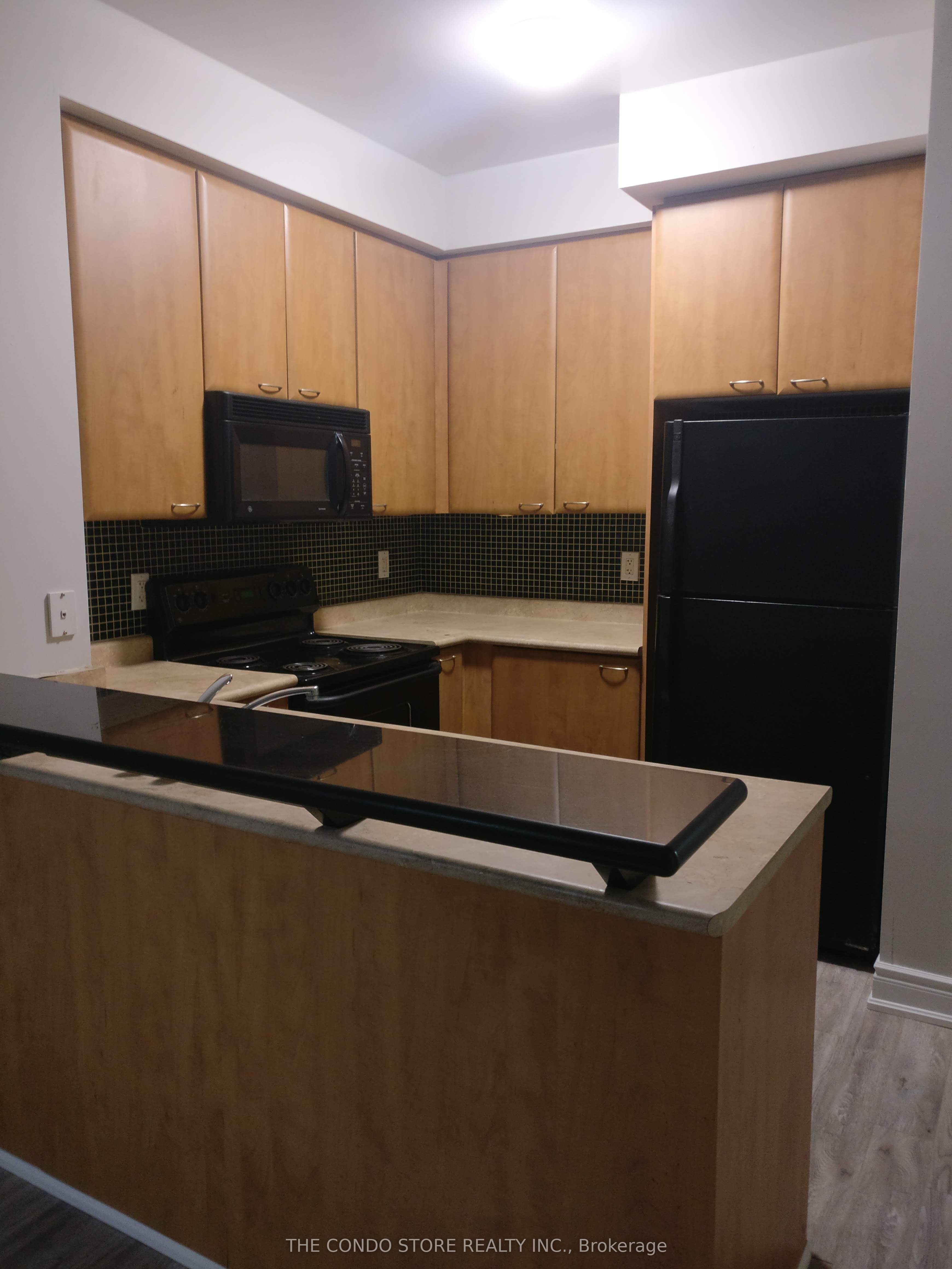 1709-220 Burnhamthorpe Road, Mississauga, ON, L5B 4N4 photo 2