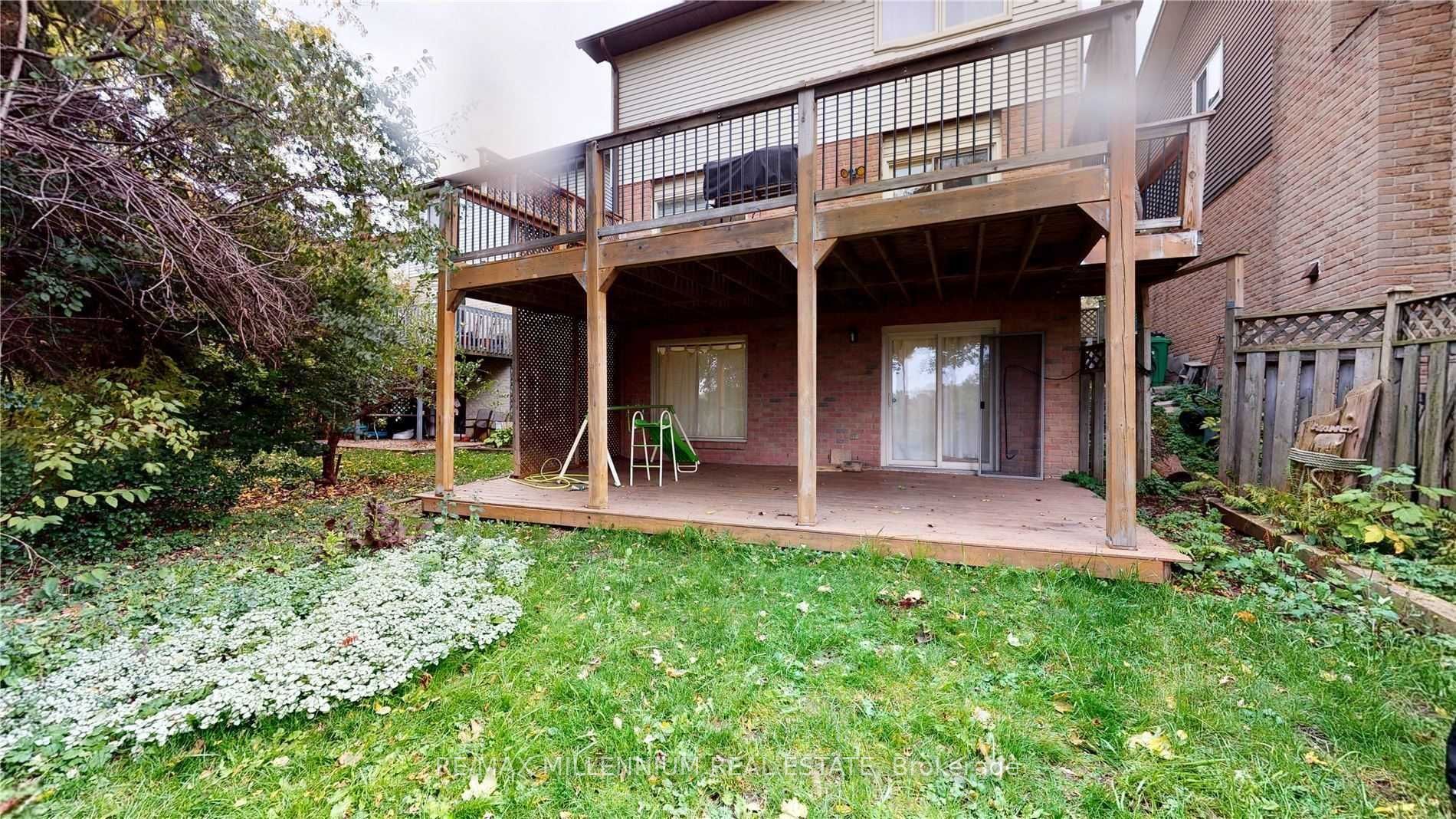 8 Dalzell Avenue, Brampton, ON, L6Z 2C5 photo 3