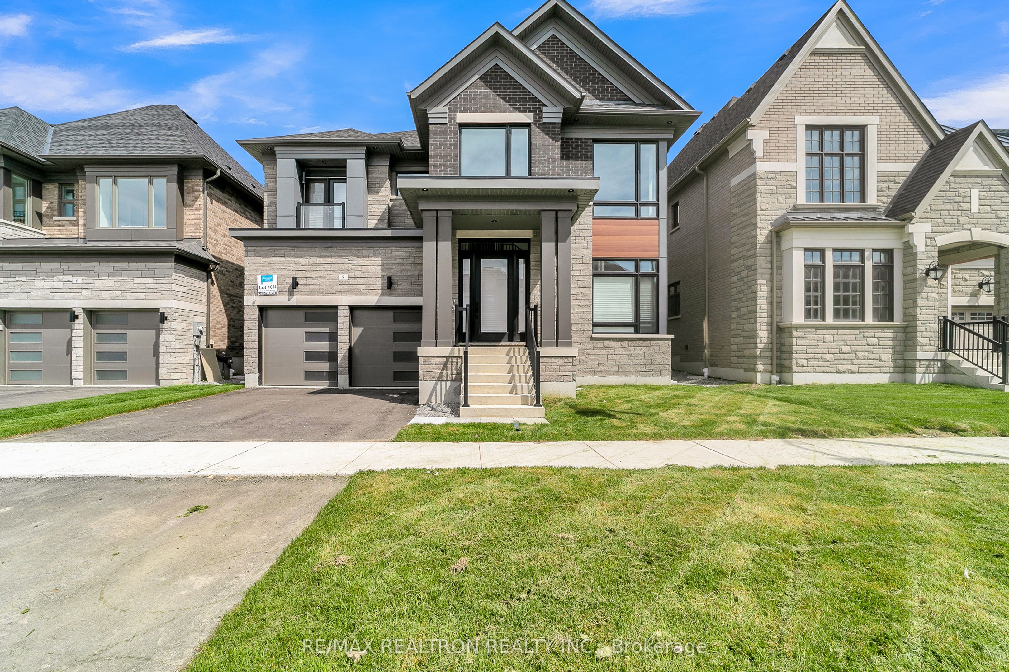 8 Saxby Farm Avenue, King, ON, L7B 0T1
