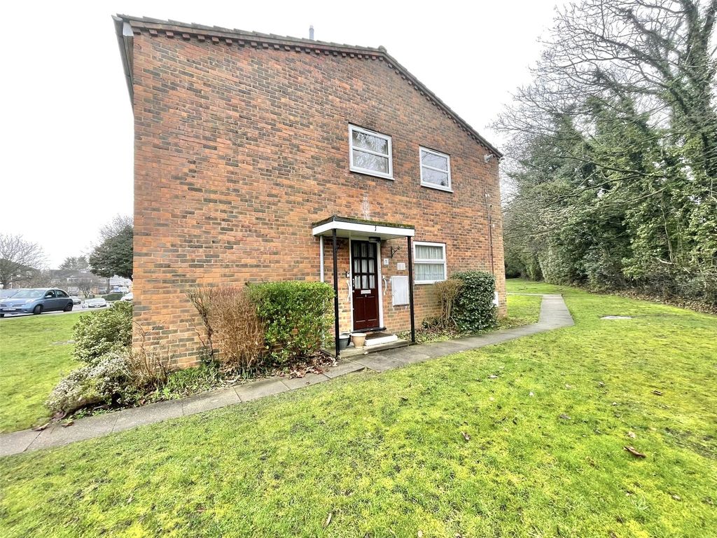 Additional image 10 of 2 bed flat for saleSherland Court, The Dell, Radlett, Hertfordshire WD7