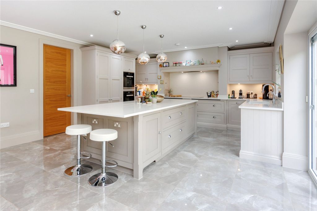 Additional image 3 of 5 bed detached house for saleAldenham Avenue, Radlett, Hertfordshire WD7