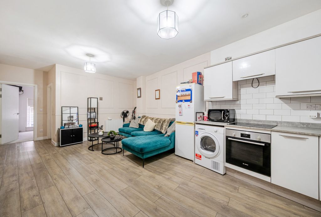Additional image 3 of 1 bed flat for saleThe Island, Midsomer Norton, Radstock, Somerset BA3