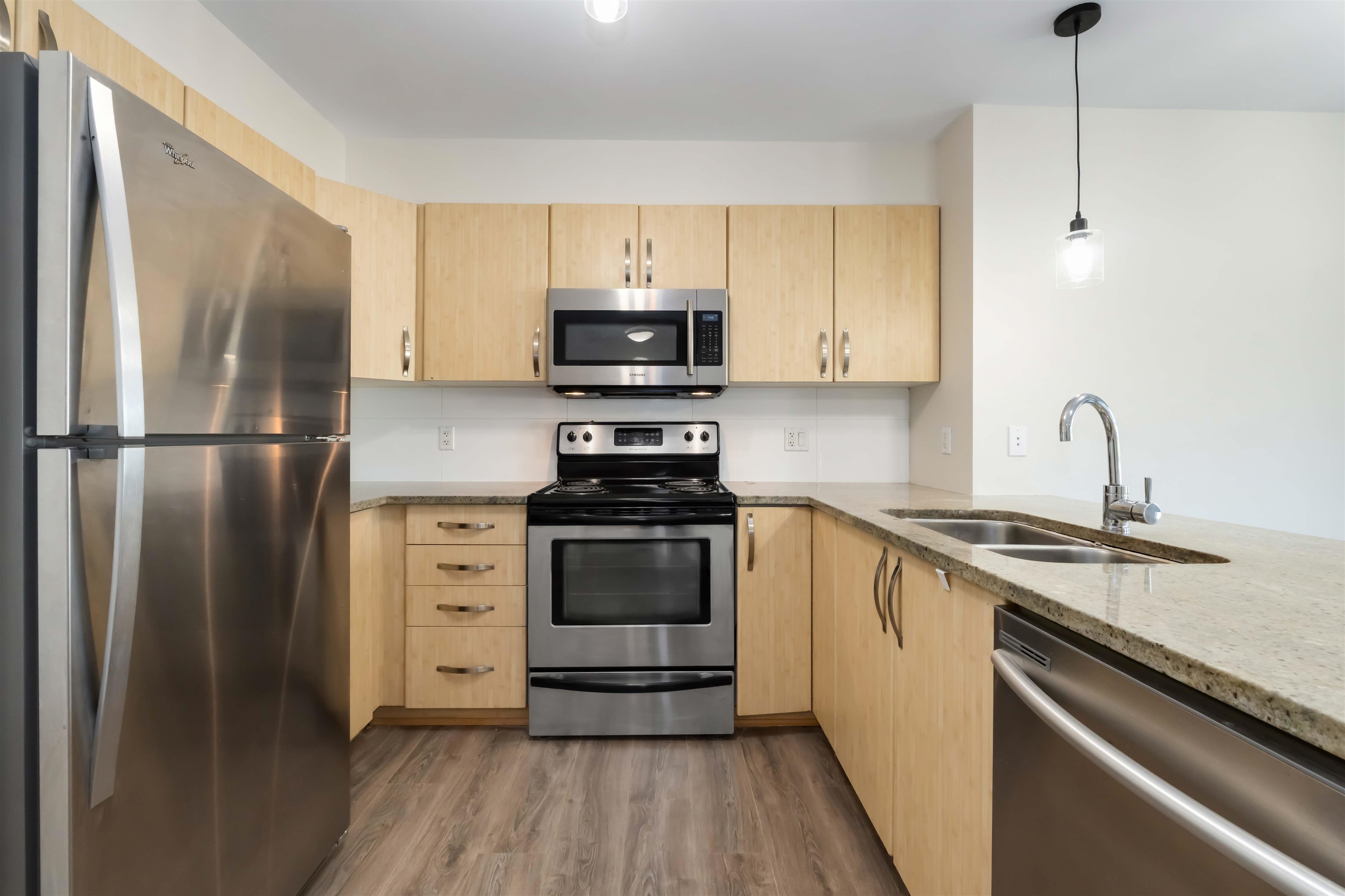 Additional image 6 of 215-13555 Gateway Drive, Surrey, BC, V3T 0B5