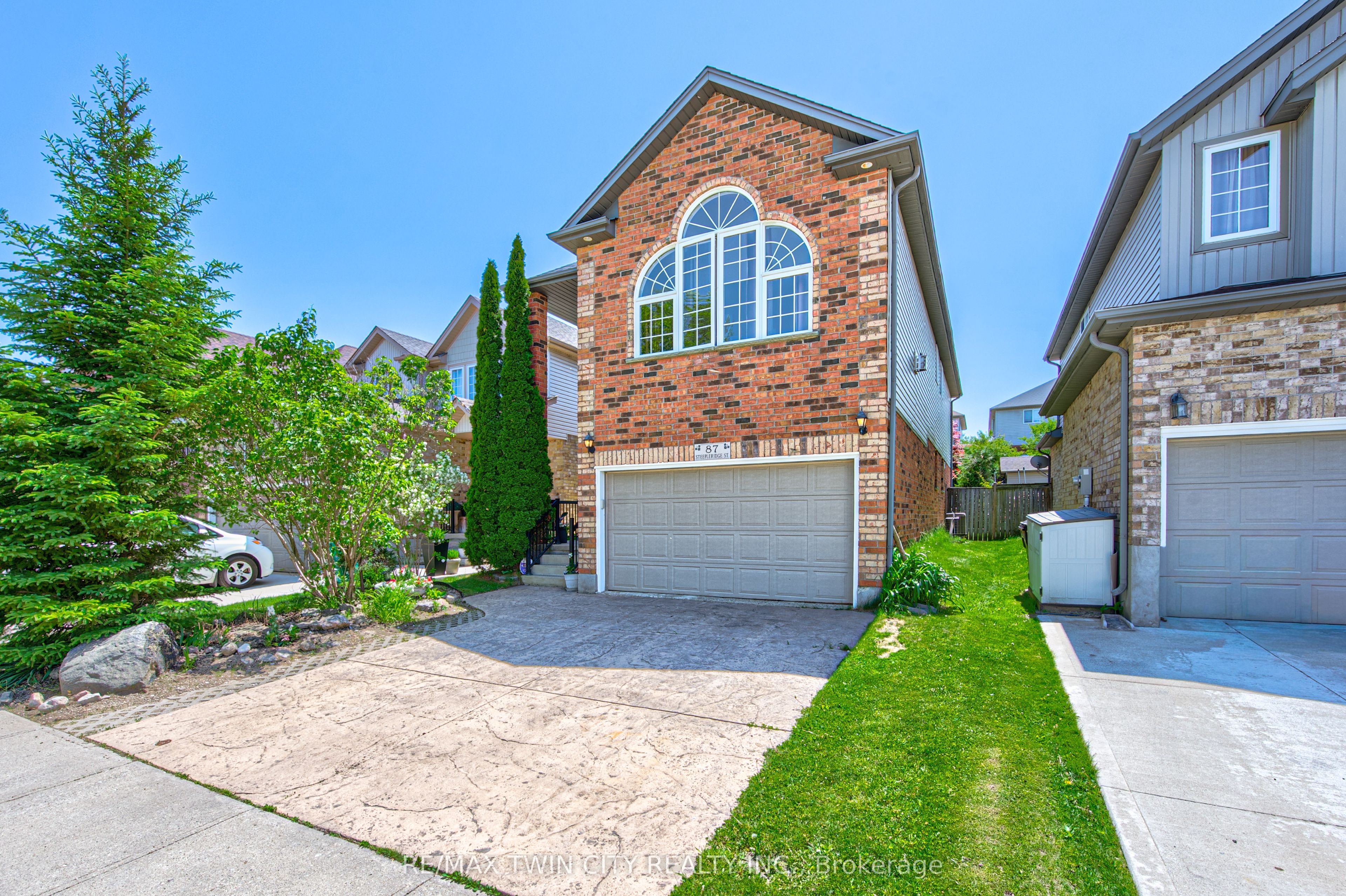 87 Steepleridge Street, Kitchener, ON, N2P 2W3 photo 2