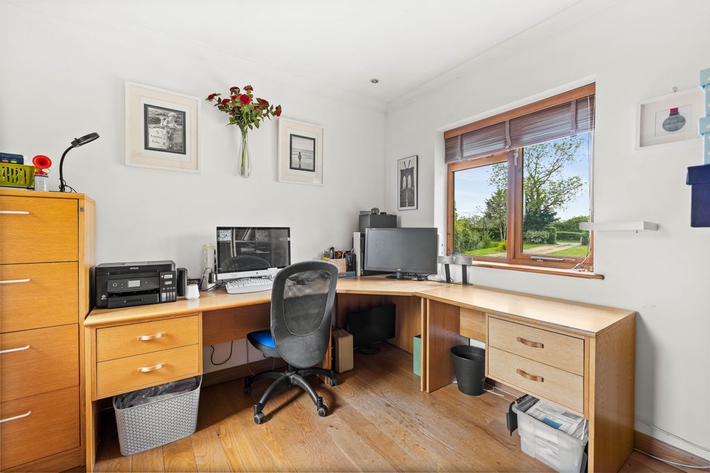 Additional image 14 of 5 bed detached house for saleRef: Gk - Lodge Lane, Redhill RH1