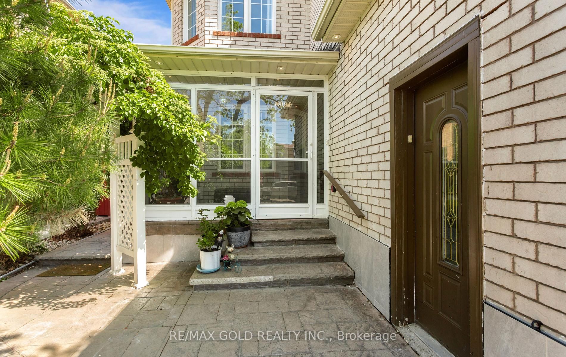 Additional image 2 of 702 Twain Avenue, Mississauga, ON, L5W 1K7