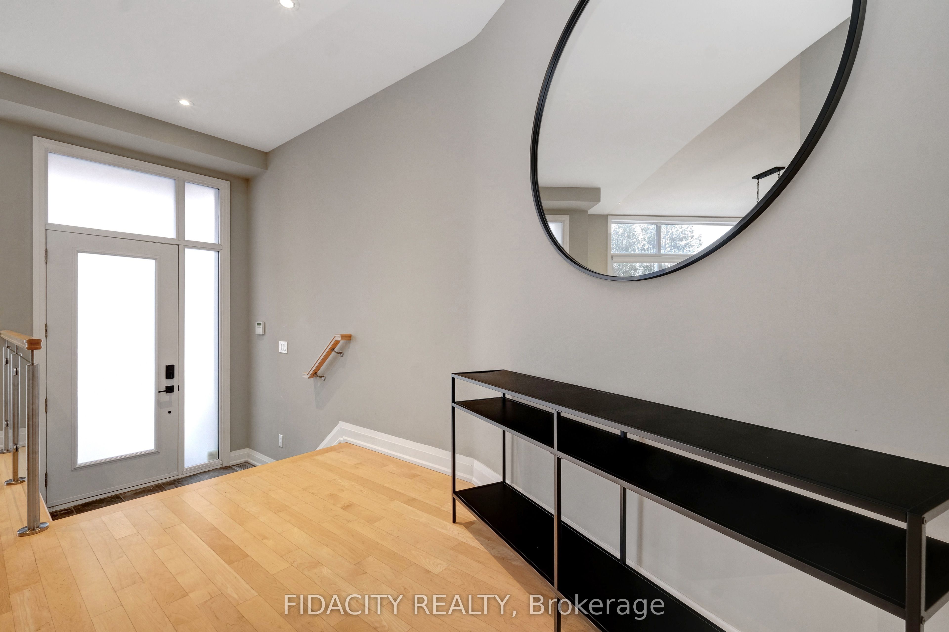 376 C Wilmont Avenue, Ottawa, ON, K2A 0B1 photo 2
