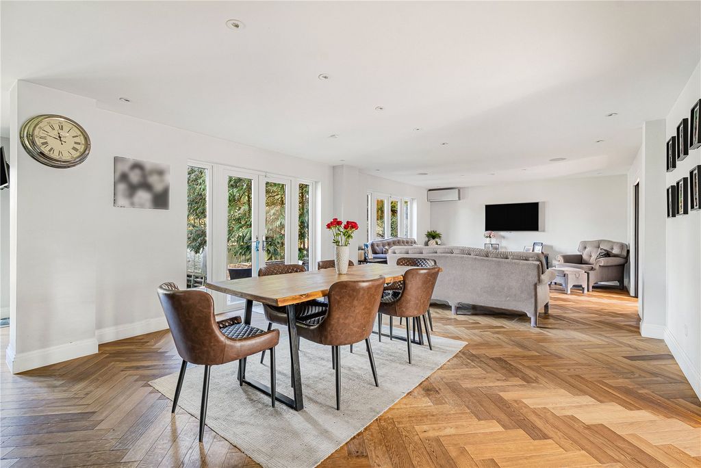Additional image 5 of 4 bed detached house for saleThe Warren, Radlett, Hertfordshire WD7