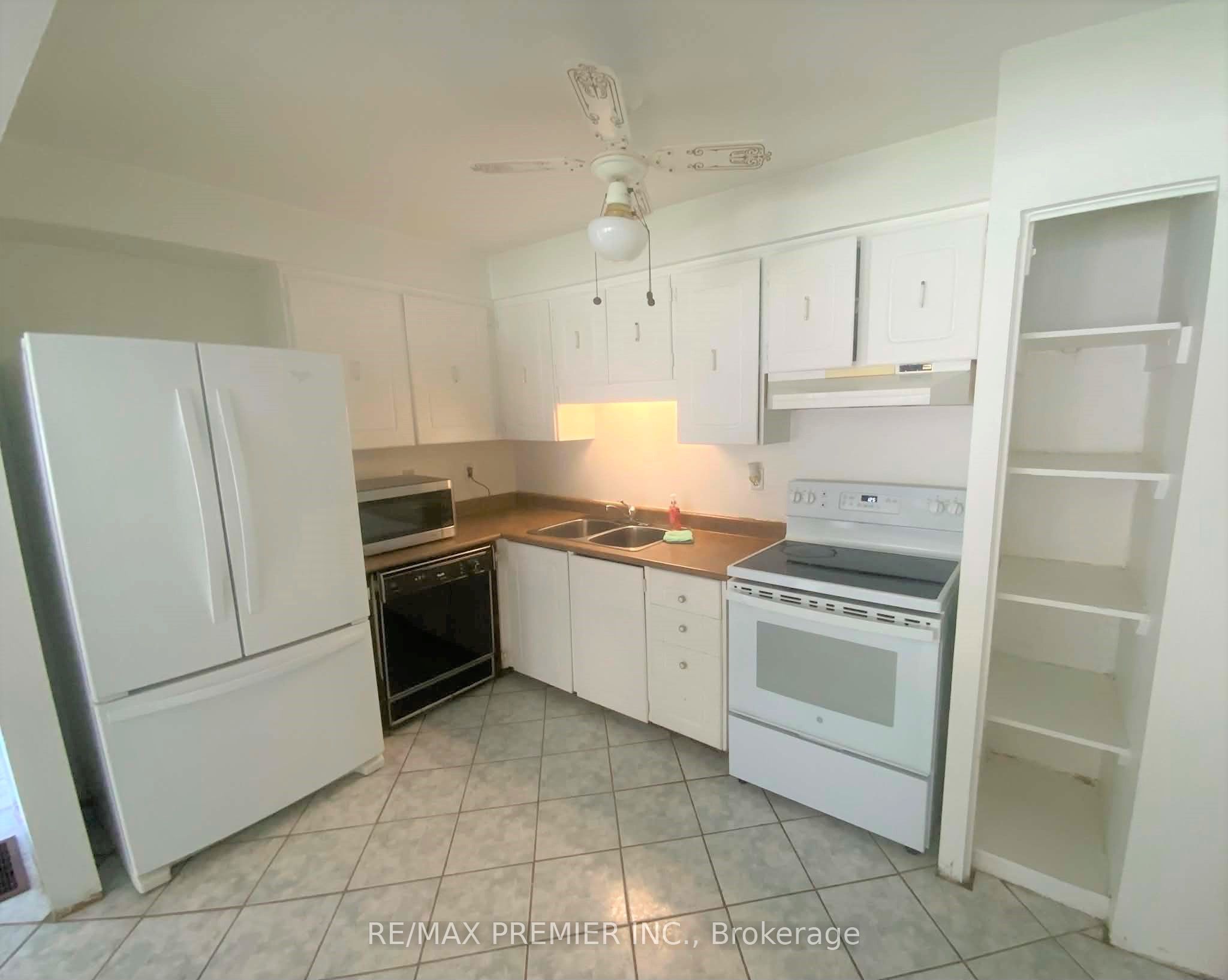 82-248 John Garland Boulevard, Toronto, ON, M9V 1N8 photo 5