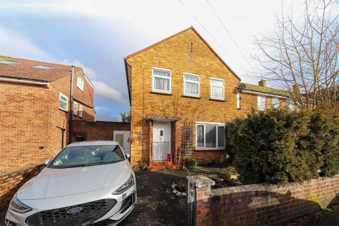 Hazeldene Gardens, Hillingdon UB10