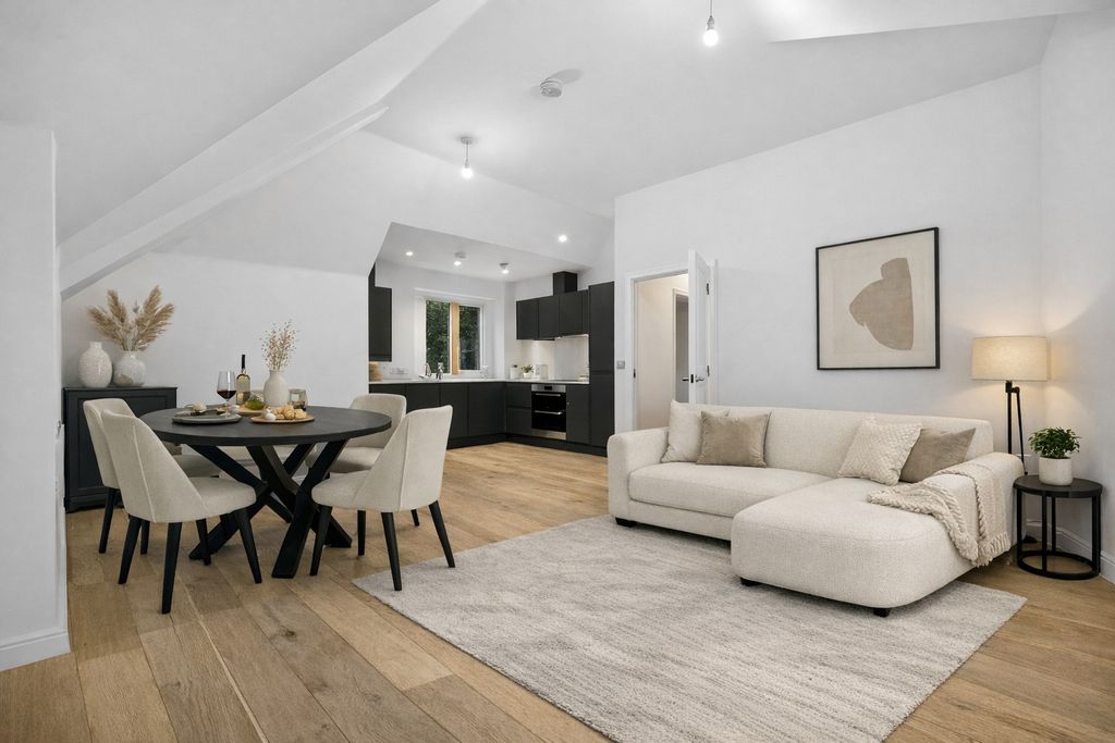 2 bed flat for saleRussell Hill Road, Purley CR8