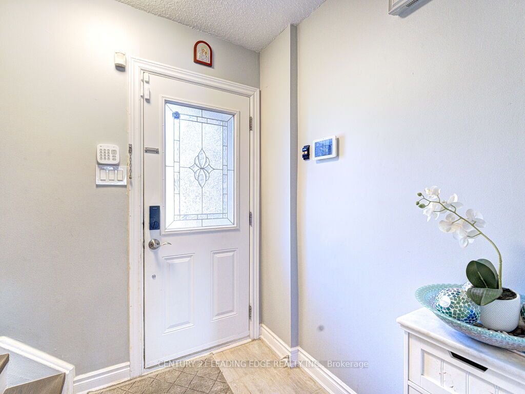 Additional image 2 of 56-1552 Lancaster Drive, Oakville, ON, L6H 2Z4