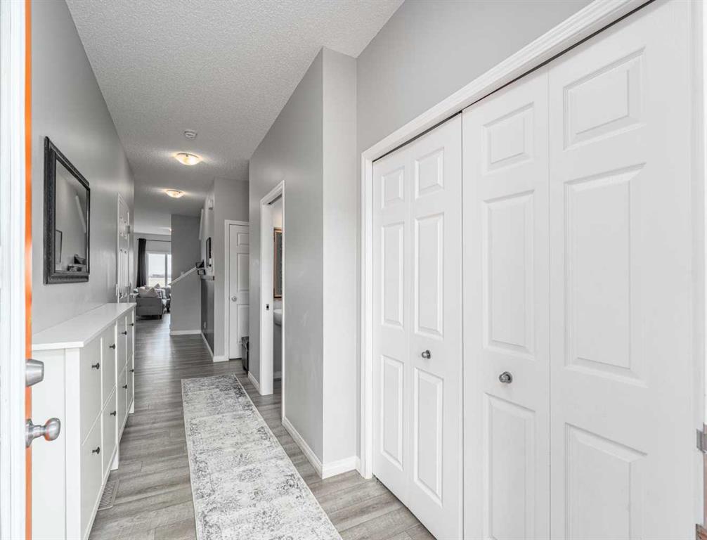 Additional image 4 of 401 Hillcrest Road SW, Airdrie, AB, T4B 4T8