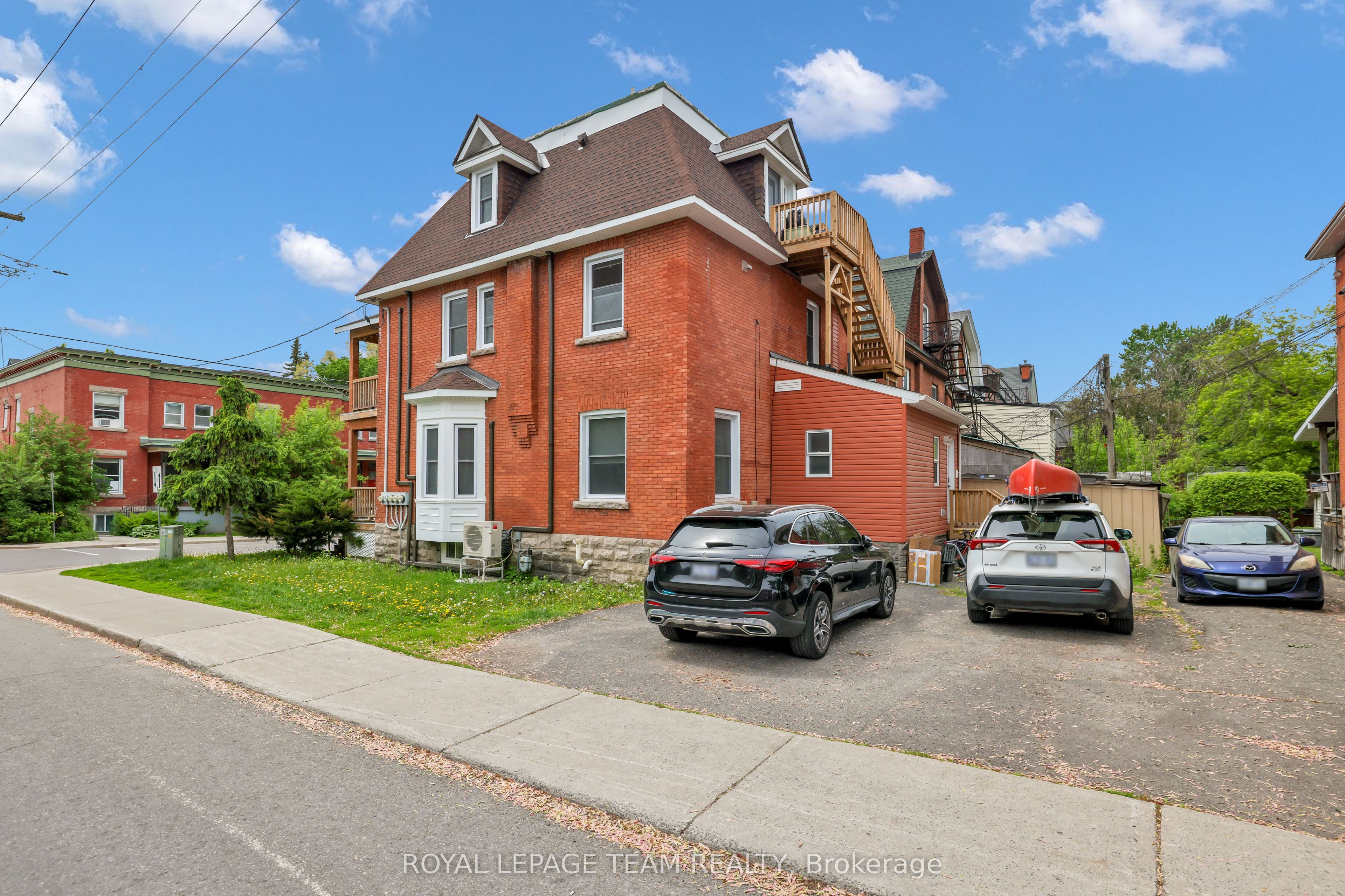 Additional image 3 of A (Main Leve-531 Mcleod Street, Ottawa, ON, K1R 5R2
