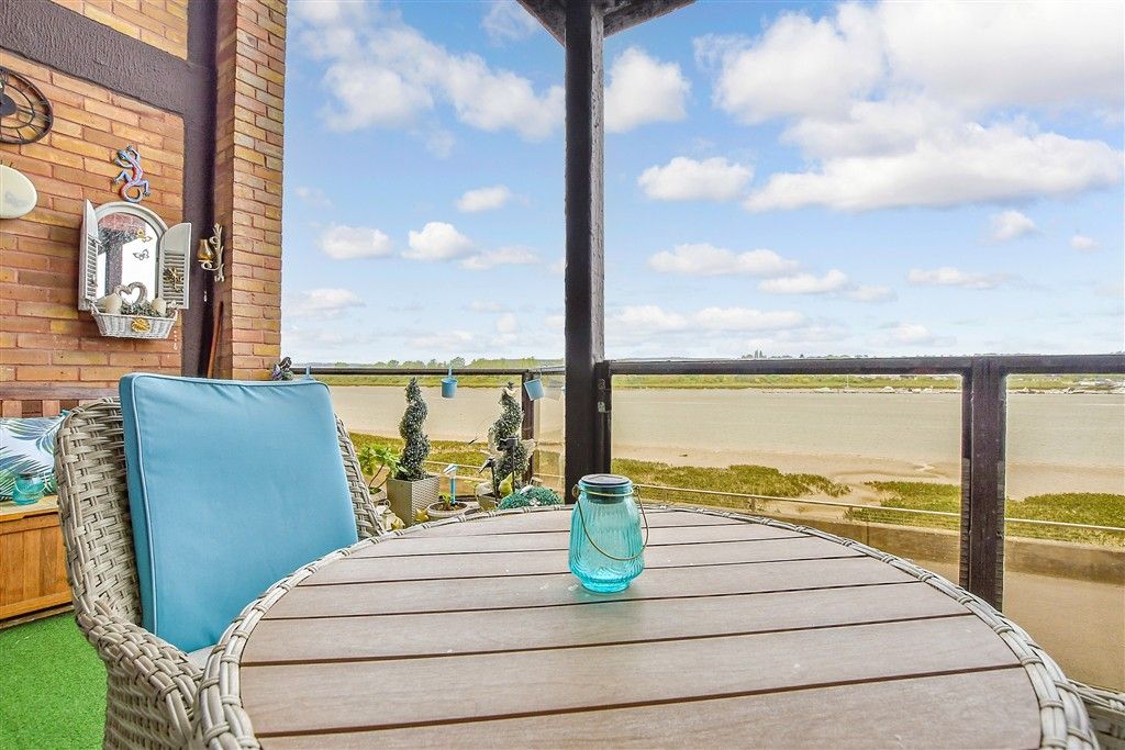 Additional image 5 of 1 bed flat for saleEsplanade, Esplanade, Rochester, Kent ME1