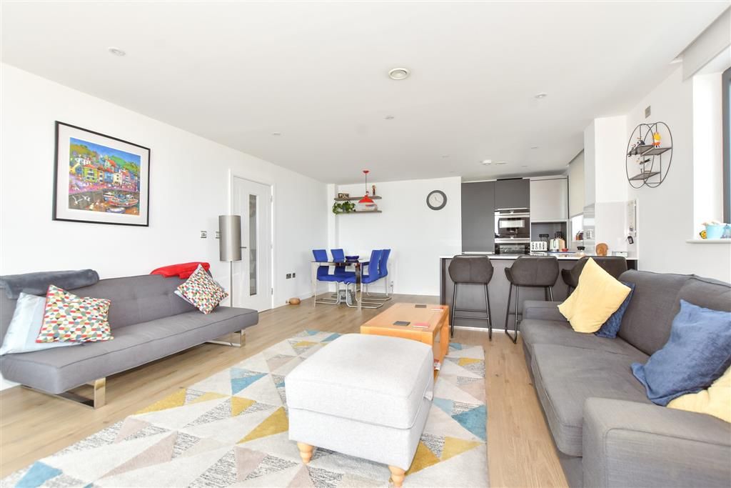 2 bed flat for saleBeach Drive, Ramsgate, Kent CT11 photo 4