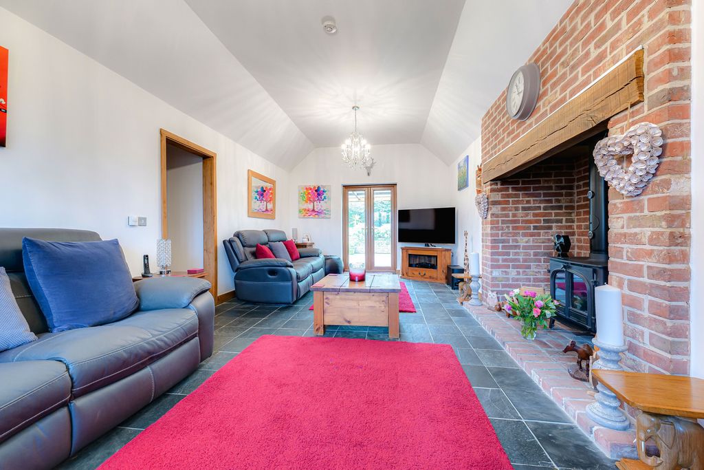 Additional image 4 of 4 bed detached bungalow for saleThe Chase, Rochford SS4