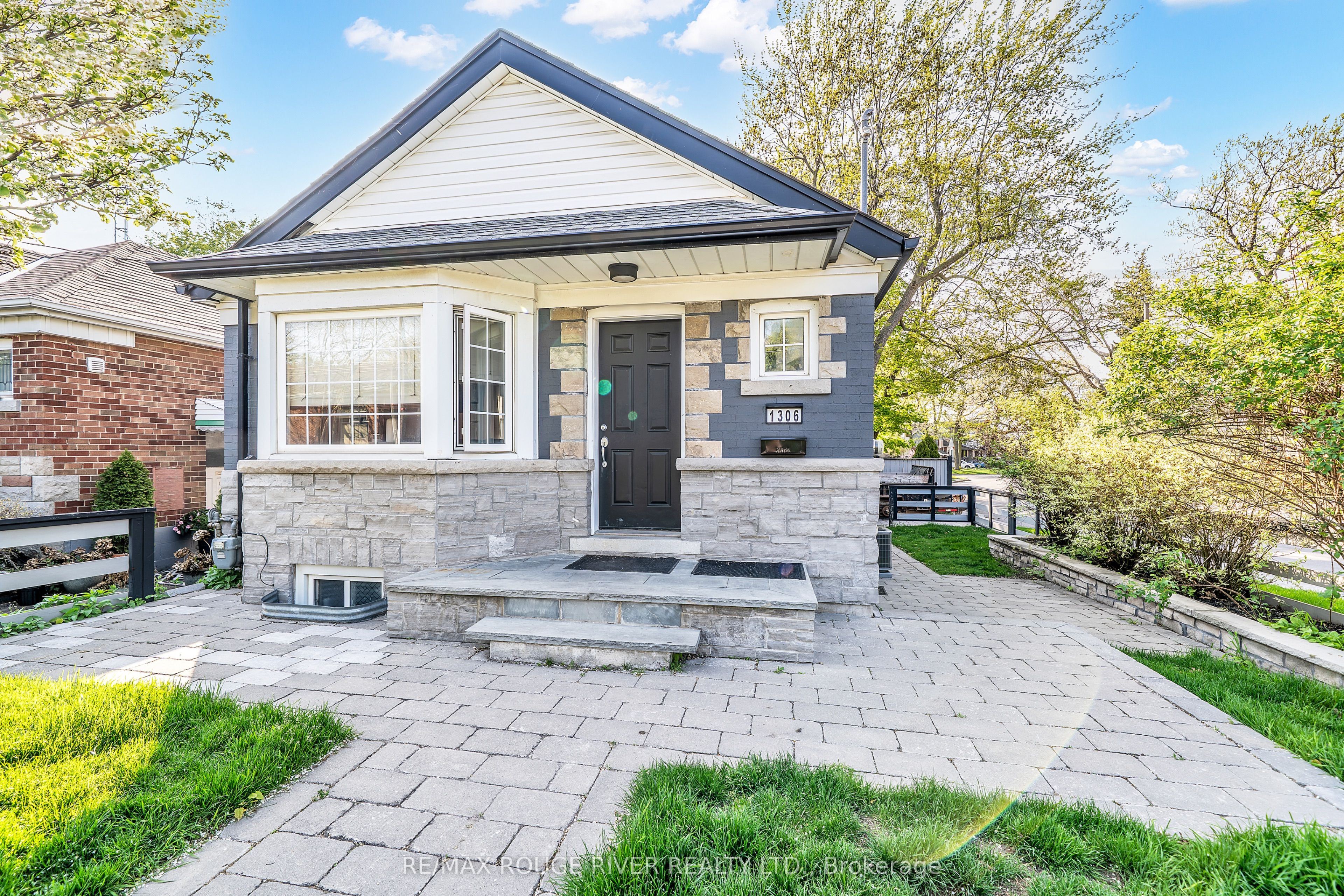 1306 Kingston Road, Toronto, ON, M1N 1P5
