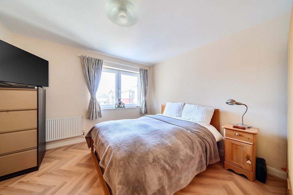 Additional image 6 of 2 bed flat for salePenn Place, Northway, Rickmansworth WD3