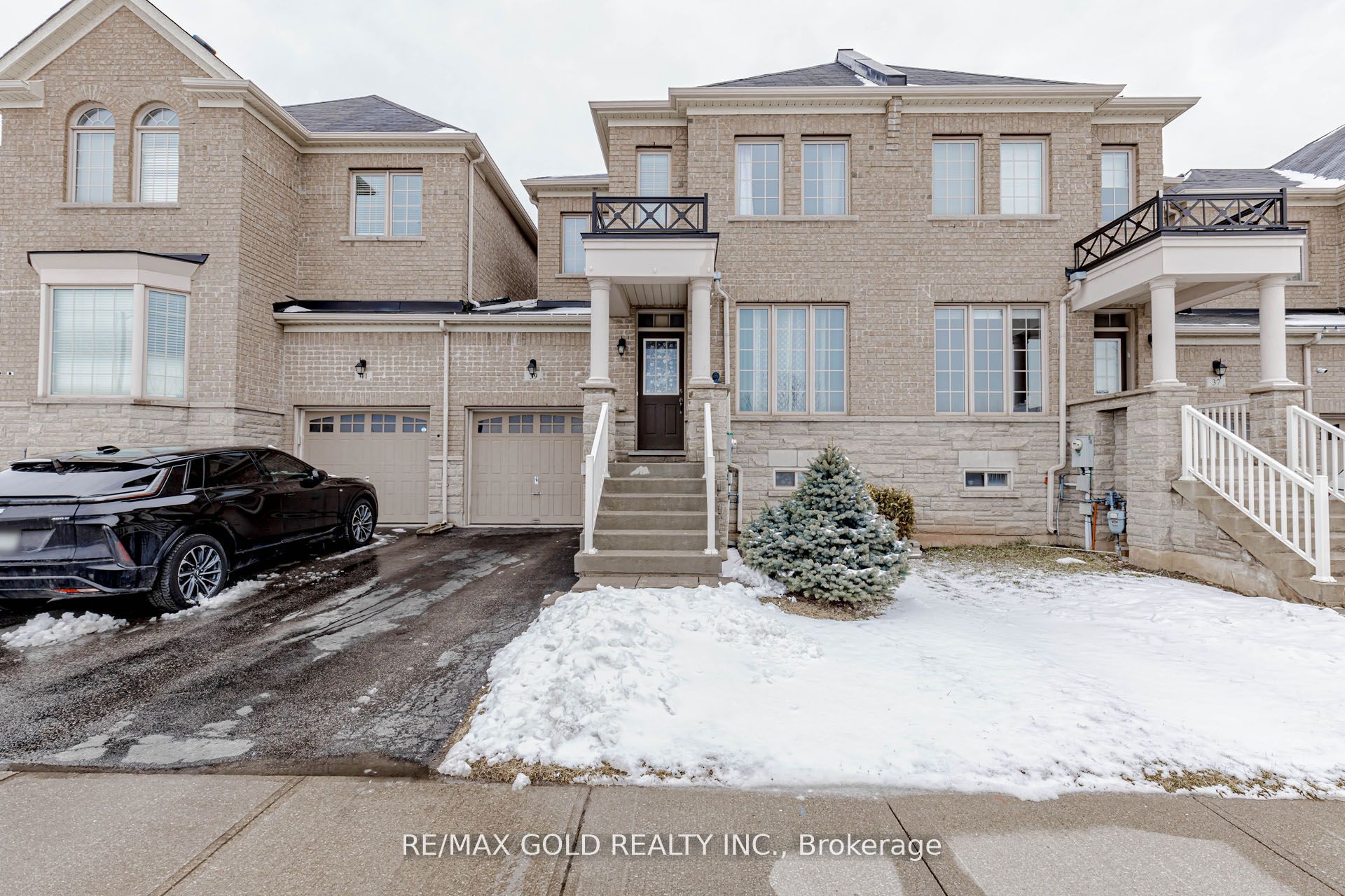 39 Chesterwood Crescent, Brampton, ON, L6Y 0Z4 photo 2