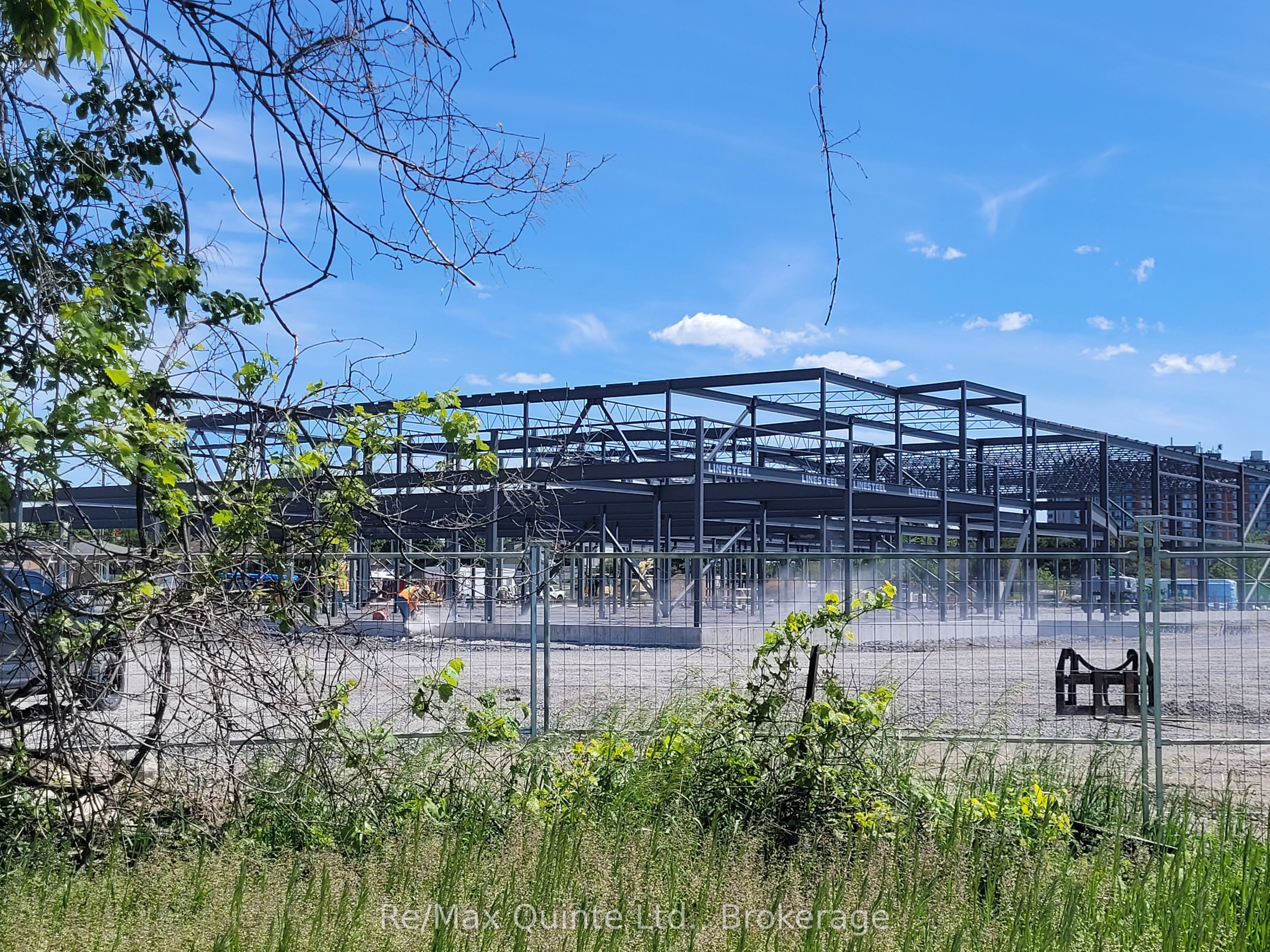 357 Bridge Street W, Belleville, ON, K8P 1H9 photo 3