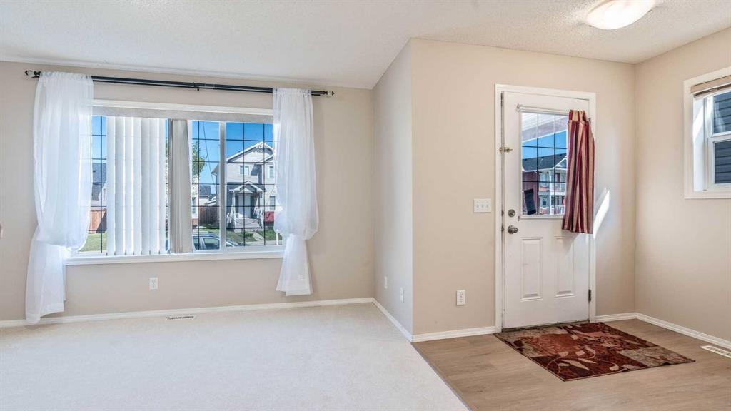 23 Taralake Road NE, Calgary, AB, T3J 0B1 photo 2