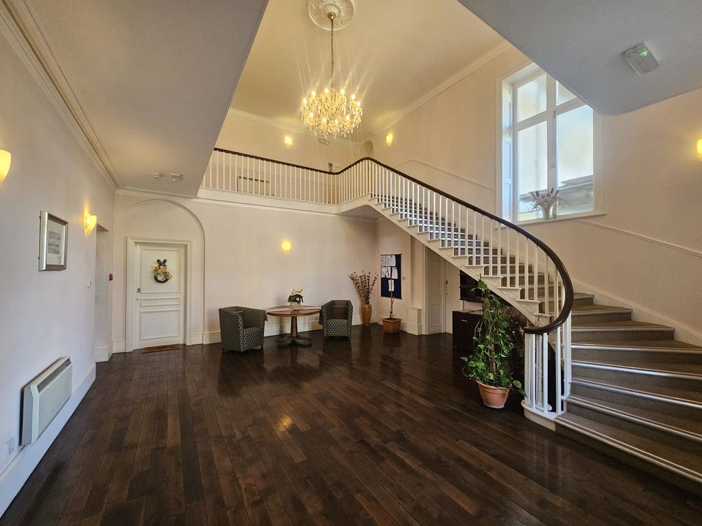 2 bed flat for salePegwell Road, Ramsgate CT11 photo 5