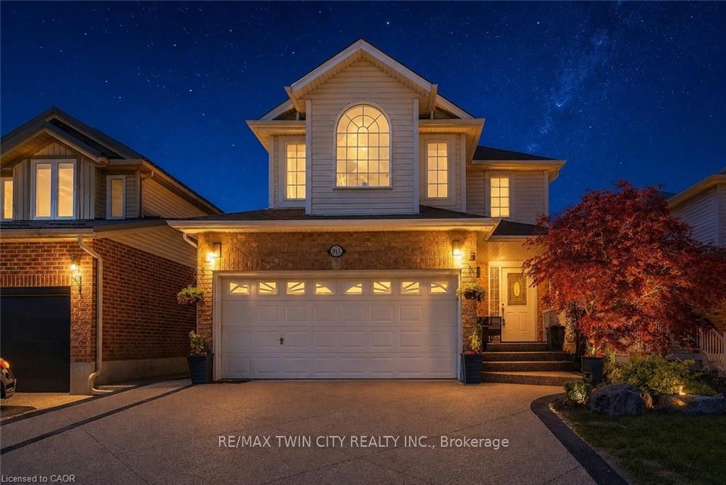 913 Copper Leaf Crescent, Kitchener, ON, N2E 3W1 photo 3