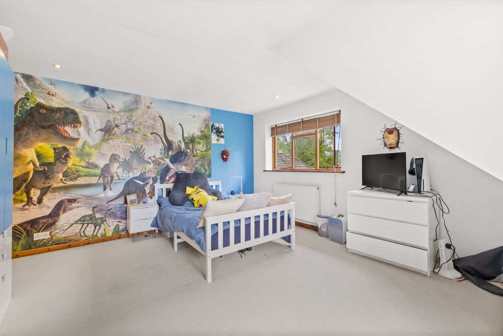 Additional image 25 of 5 bed detached house for saleRef: Gk - Lodge Lane, Redhill RH1