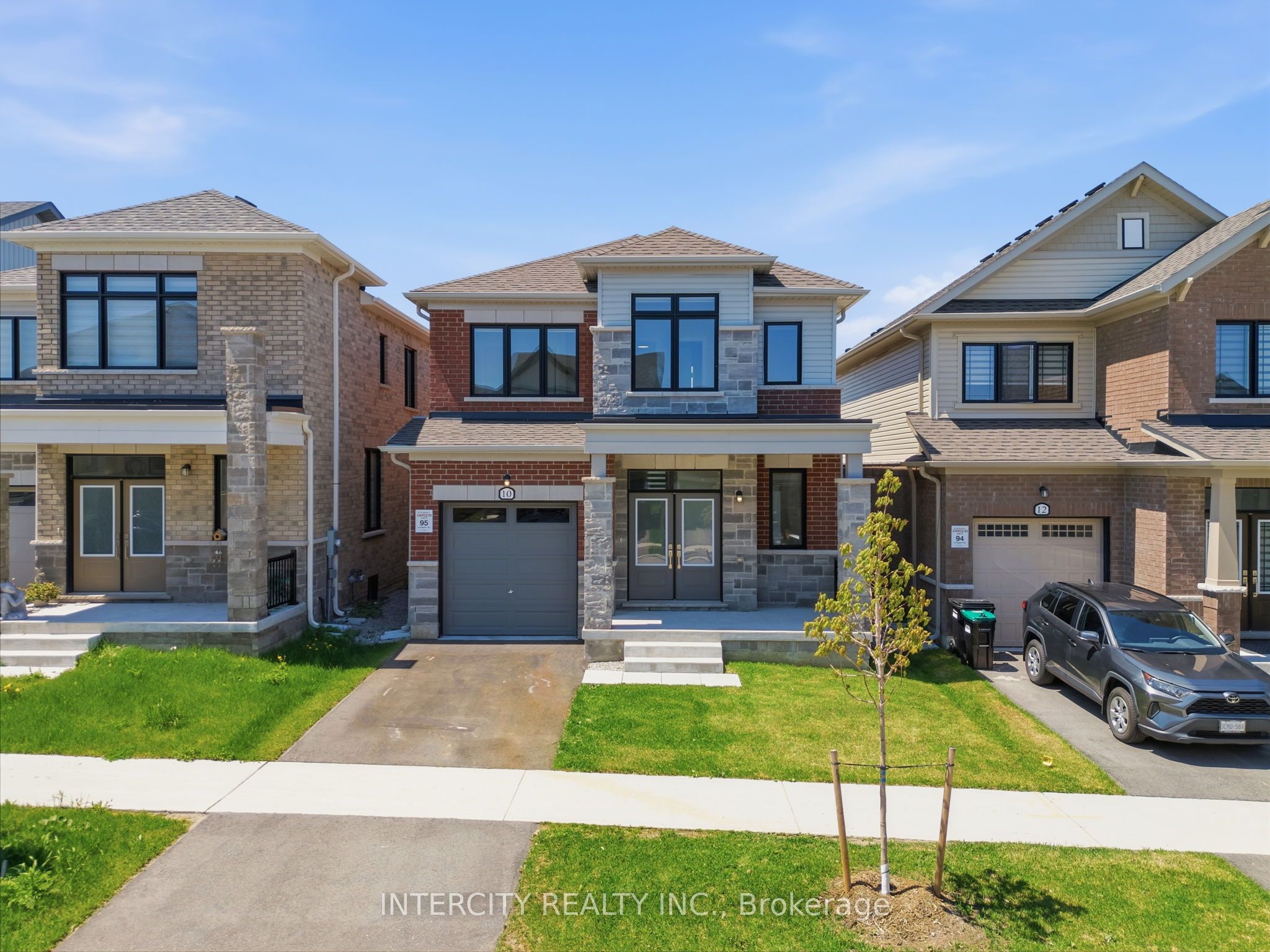 10 Kingsbury Trail, Barrie, ON, L9J 0W9