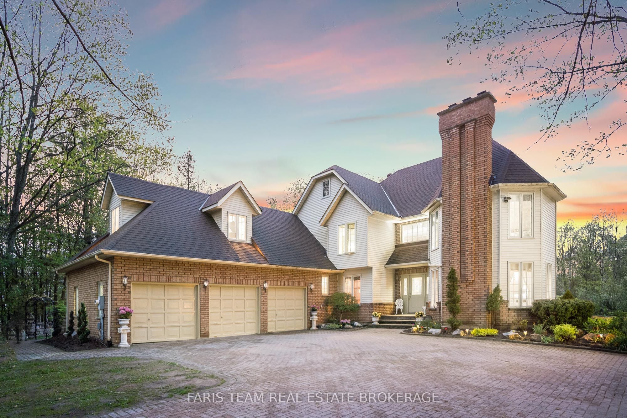 4 Mills Circle, Springwater, ON, L9X 0J7