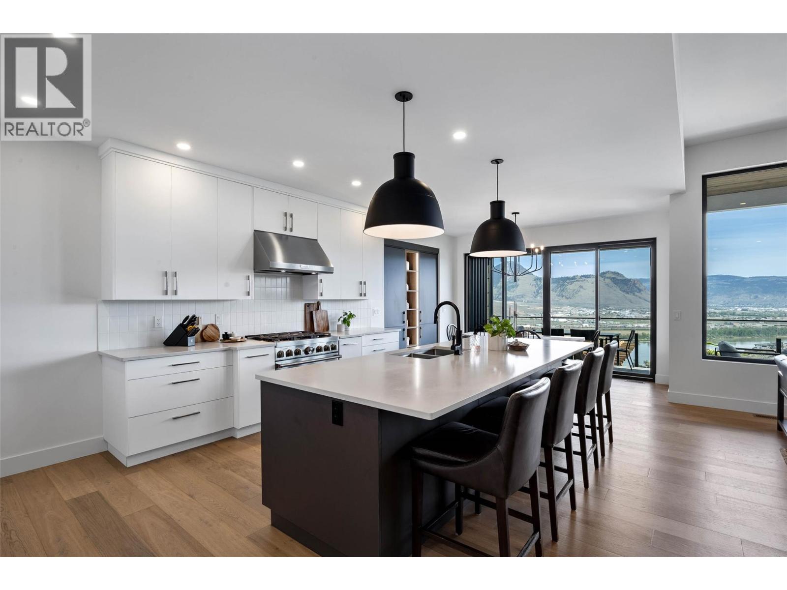 2300 Saddleback Drive, Kamloops, BC, V2B0G7 photo 3