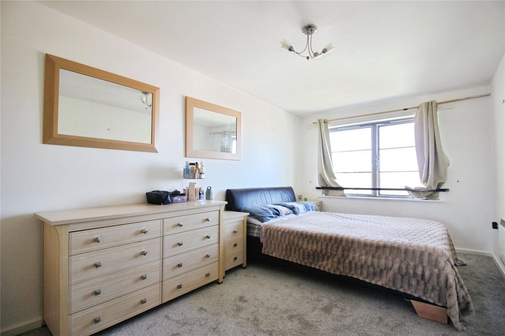 Additional image 6 of 2 bed flat for saleQuadrant Court, Jubilee Square, Reading RG1