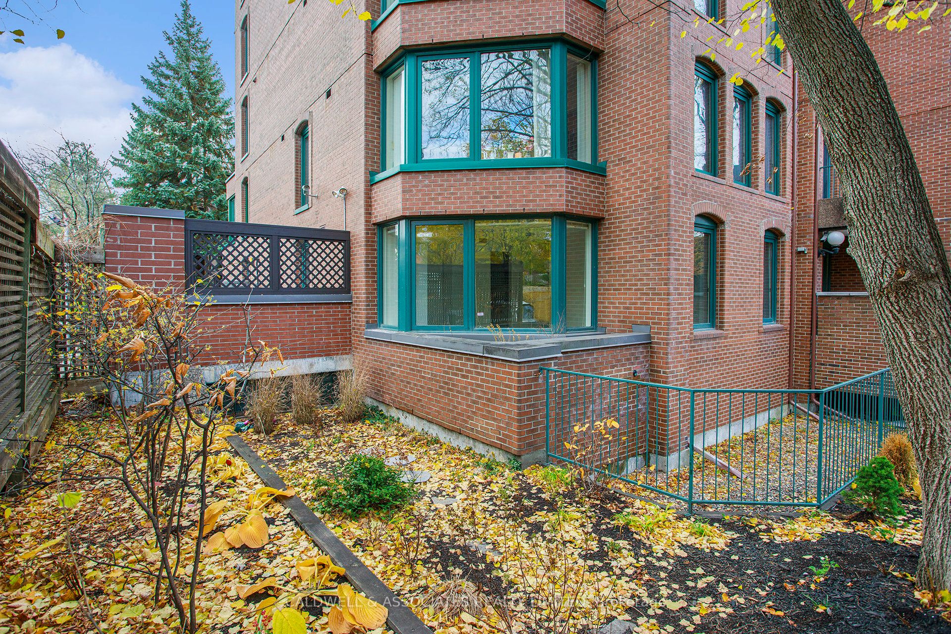 Additional image 2 of 1-140 Rideau Terrace, Ottawa, ON, K1M 0Z2