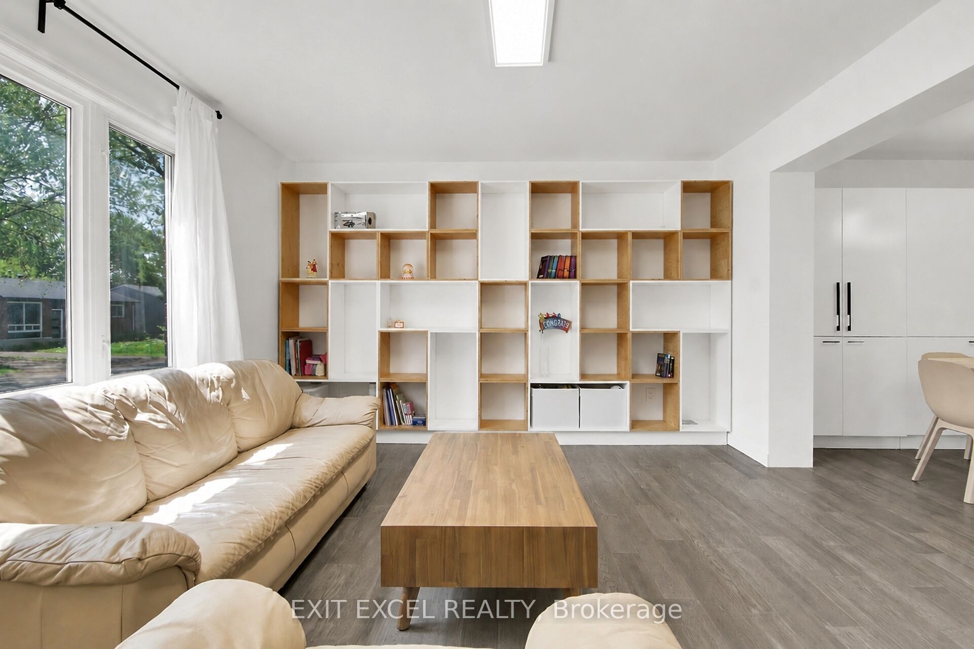 25 Uxbridge Crescent, Ottawa, ON, K2L 1P6 photo 2