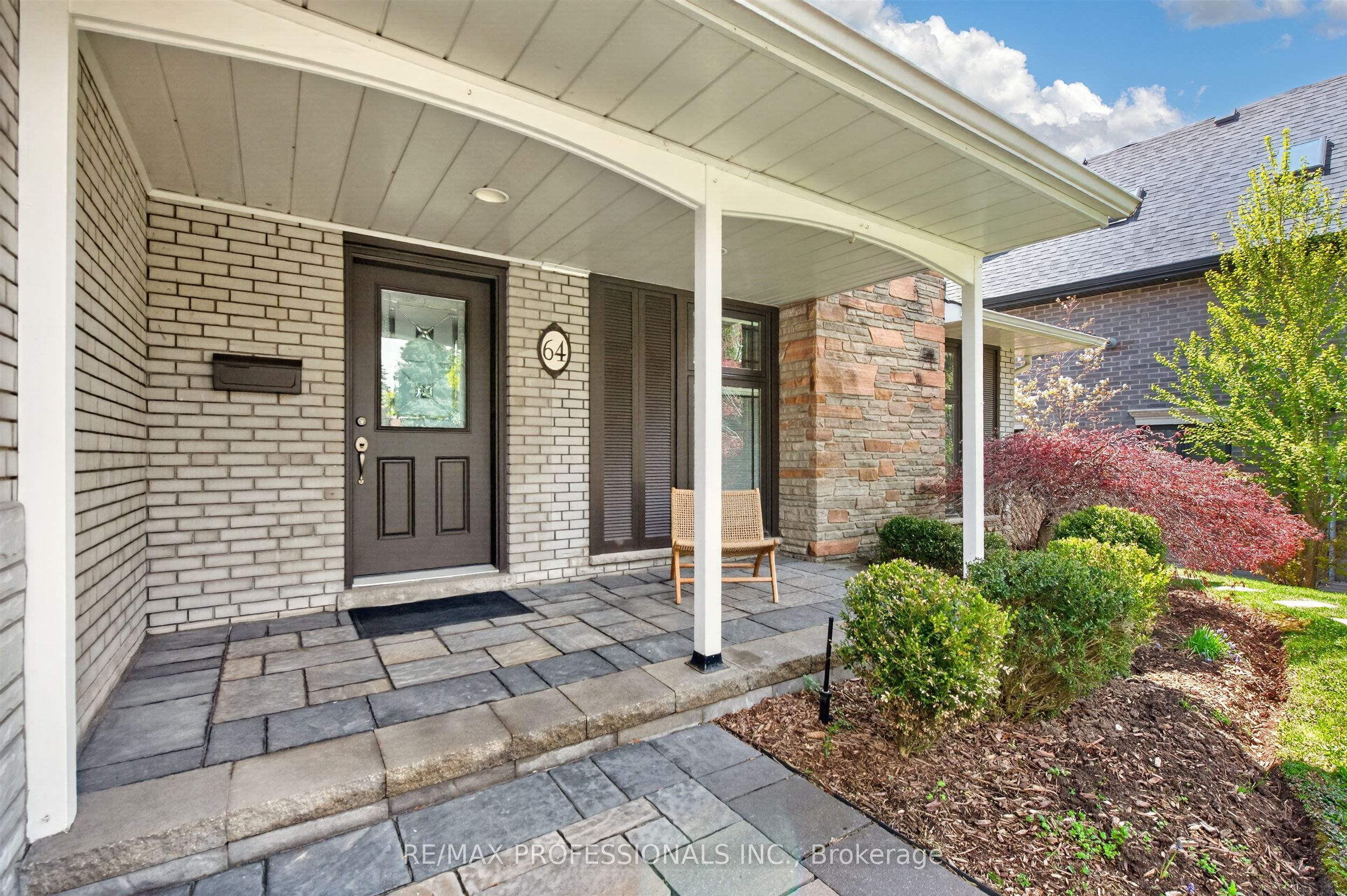 64 Ravensbourne Crescent, Toronto, ON, M9A 2A8 photo 4