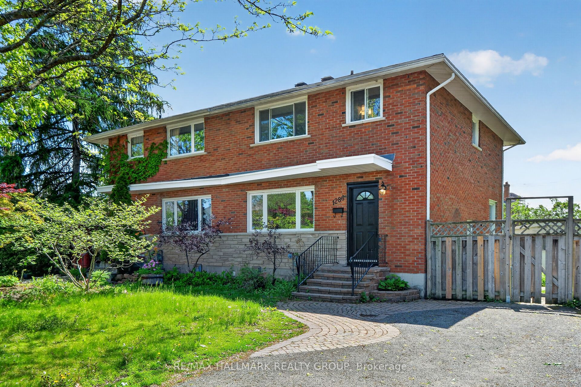 Additional image 2 of 1286 Bonnie Crescent, Ottawa, ON, K2C 2A2