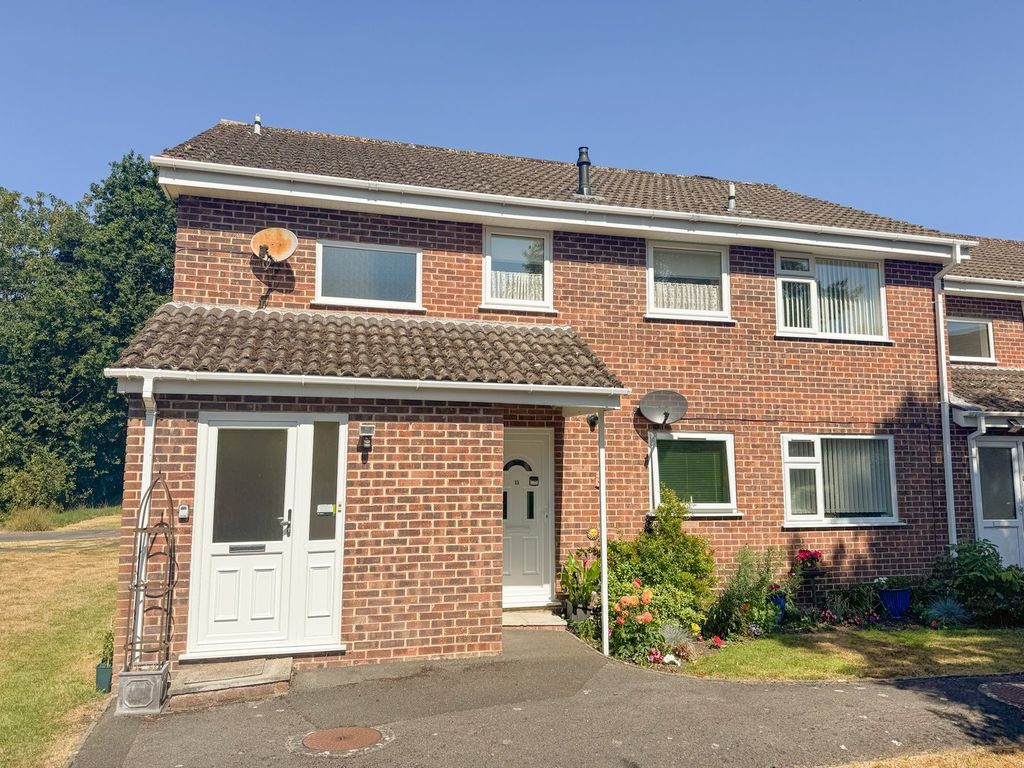 2 bed flat for saleKingsfield, Ringwood BH24