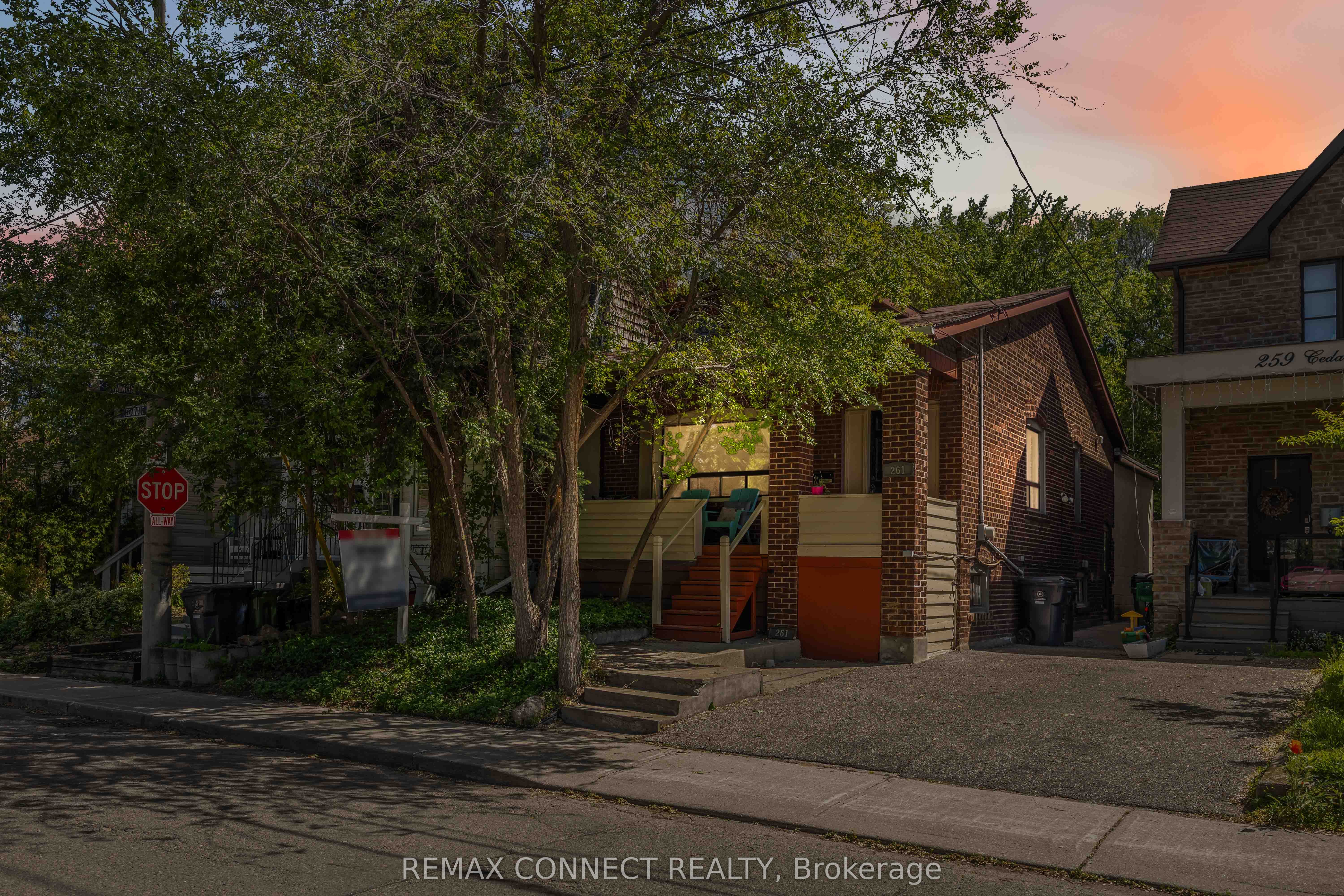 261 Cedarvale Avenue, Toronto, ON, M4C 4K3 photo 3