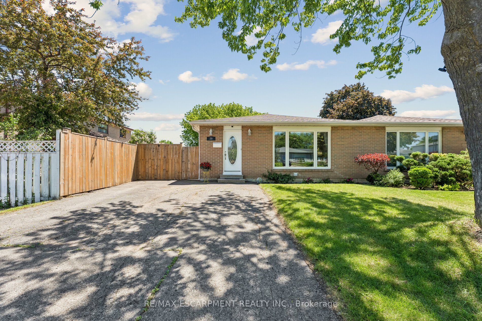 29 Deeside Crescent, Brampton, ON, L6T 3L8 photo 4