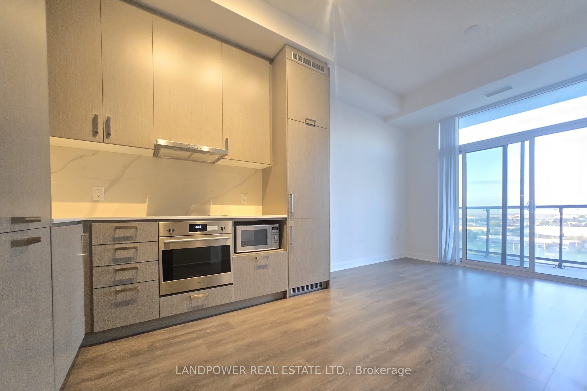 1010-60 Honeycrisp Crescent, Vaughan, ON, L4K 0N5
