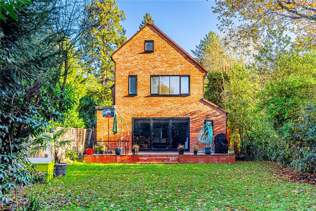 Additional image 2 of 5 bed detached house for saleThe Avenue, Radlett, Hertfordshire WD7